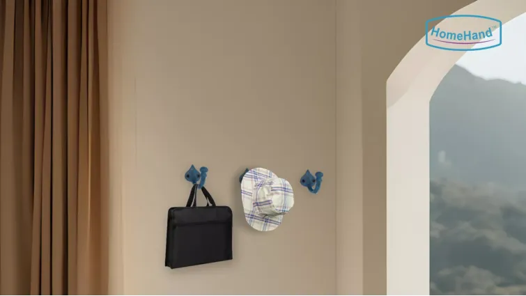 Coastal Wall Decor for Holiday Homes – Festive Charm Added