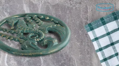 HomeHand Cast Iron Trivet – Seahorse Mediterranean Design