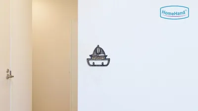 HomeHand Welcome Sailboat Wall Hook – Cast Iron Key Holder